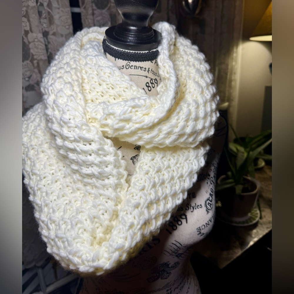 Old Navy Cream Infinity Scarf with Plush Texture and Cozy Design